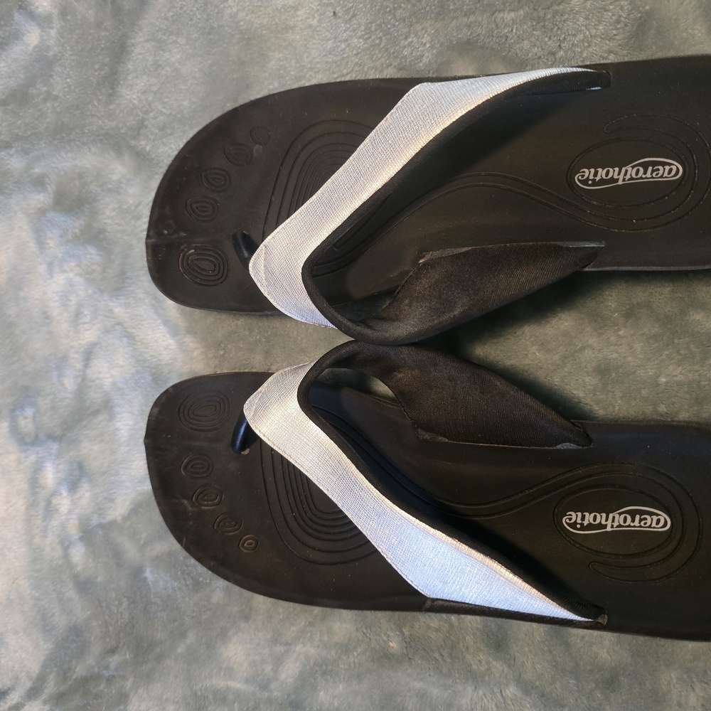 Comfortable Black and White Sandals